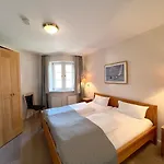 Ahndole-hollken Apartmán *